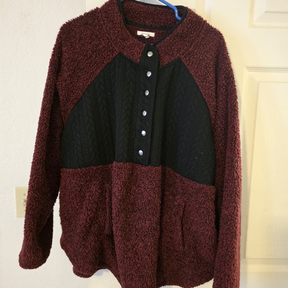 Maurices Burgundy and Black Fleece Top